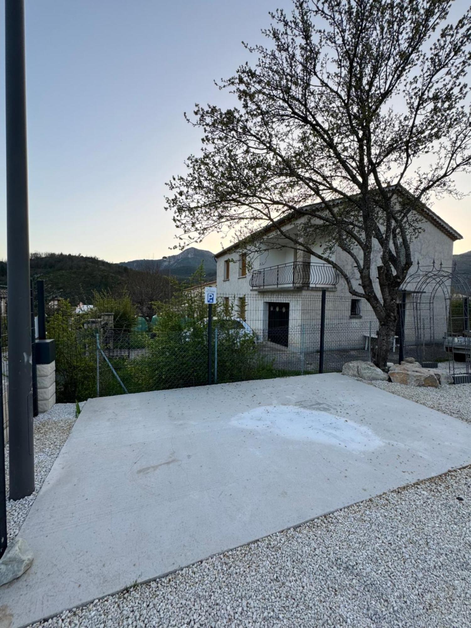 Bnb Castellane Chambre D'Hotes B&B ภายนอก รูปภาพ