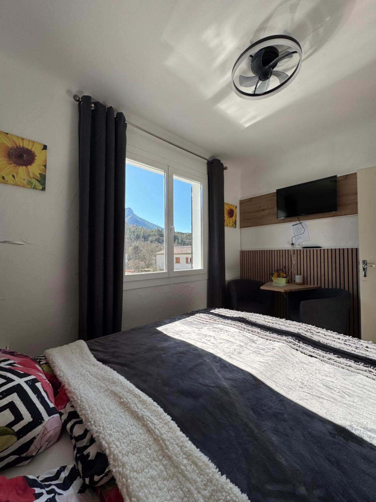 Bnb Castellane Chambre D'Hotes B&B ภายนอก รูปภาพ