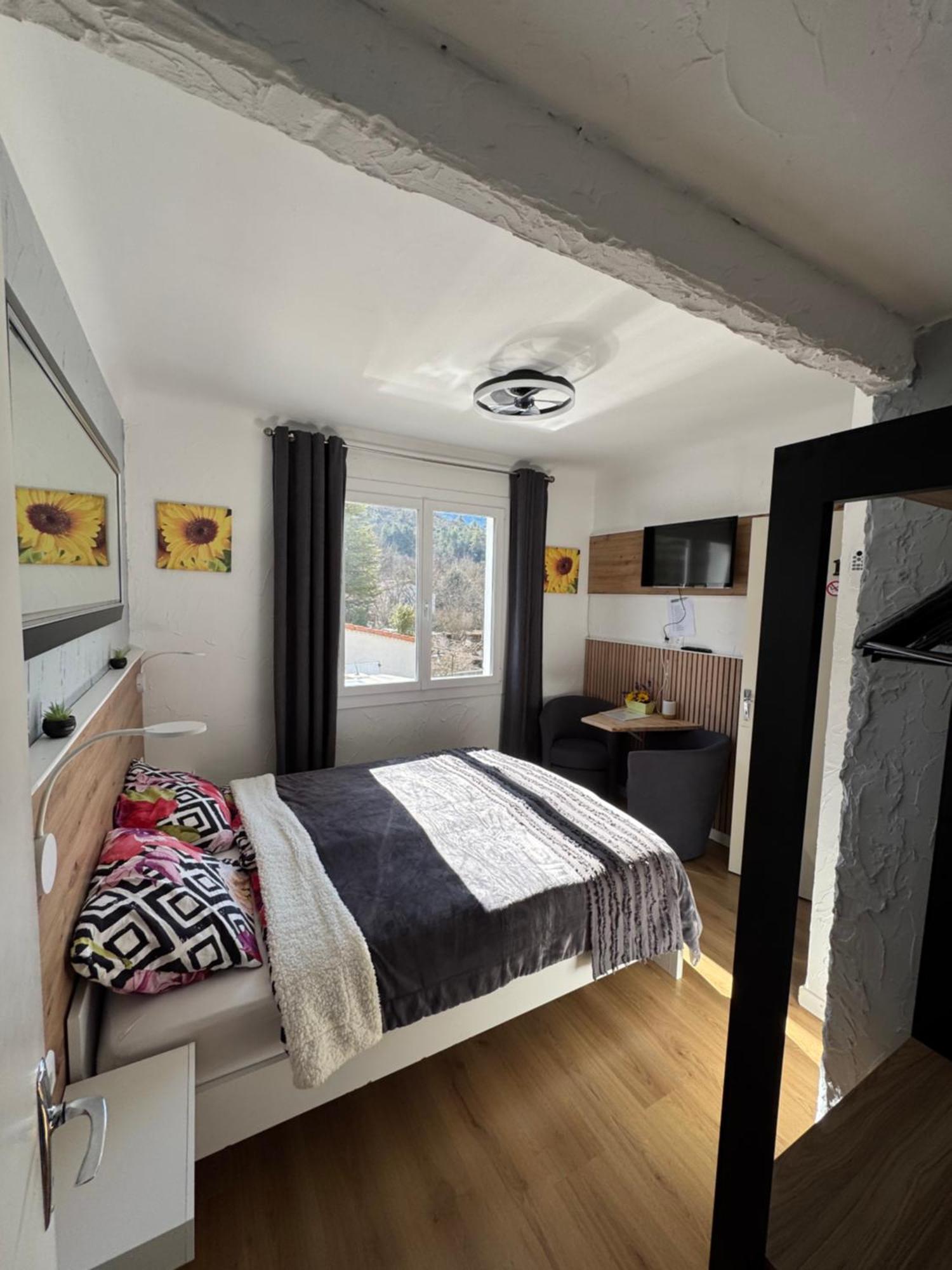 Bnb Castellane Chambre D'Hotes B&B ภายนอก รูปภาพ